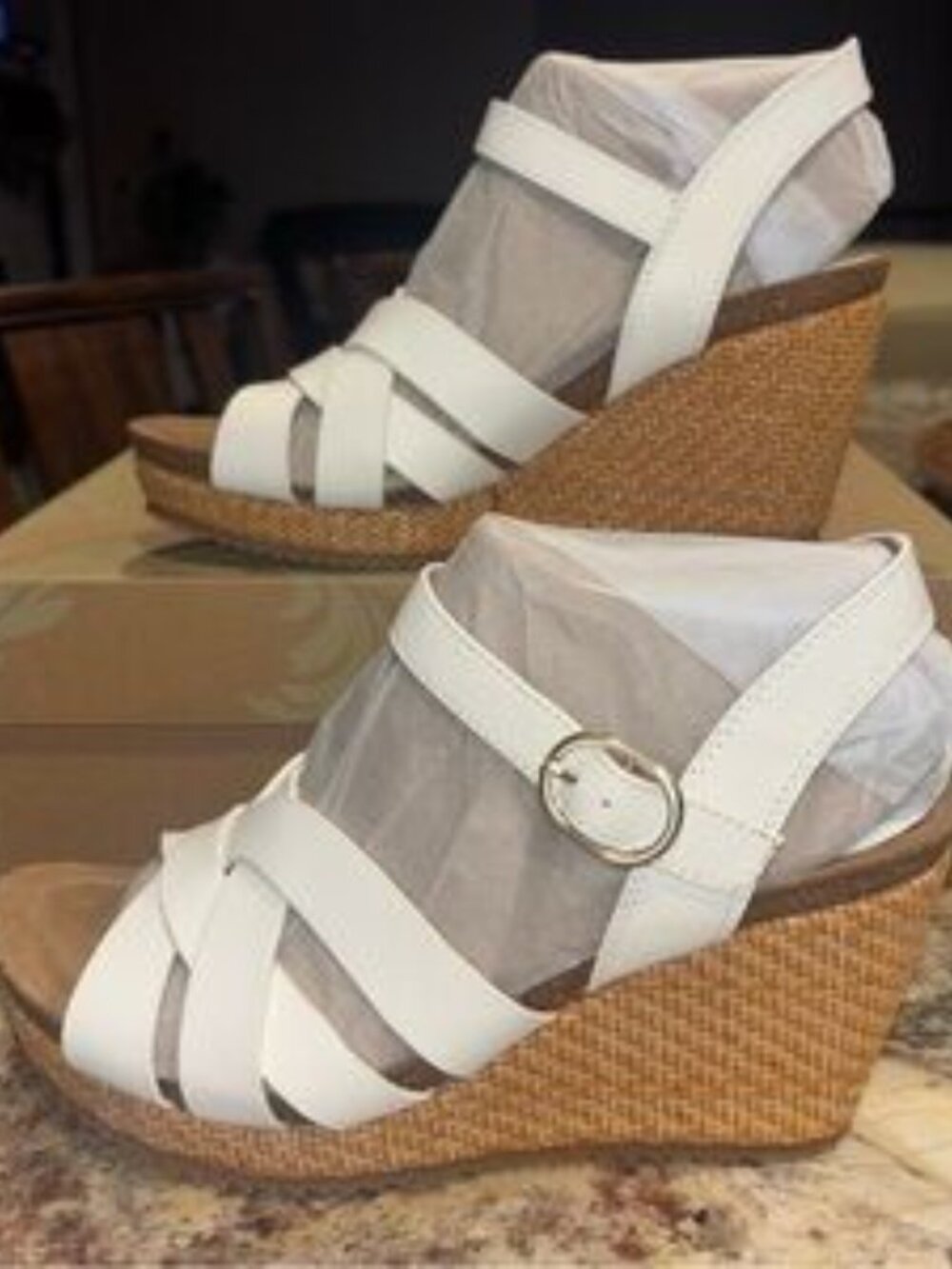 Sofft Women's White Wedge Sandals NIB - Picture 7 of 11